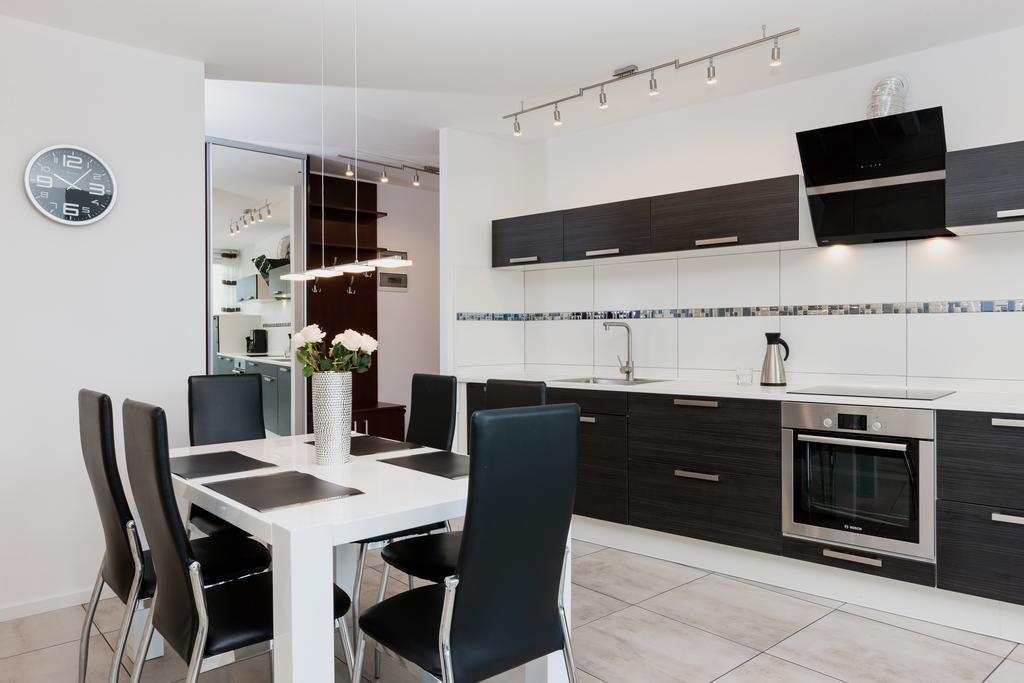 Riverside Apartment With Balcony By Noclegi Renters Świnoujście Εξωτερικό φωτογραφία